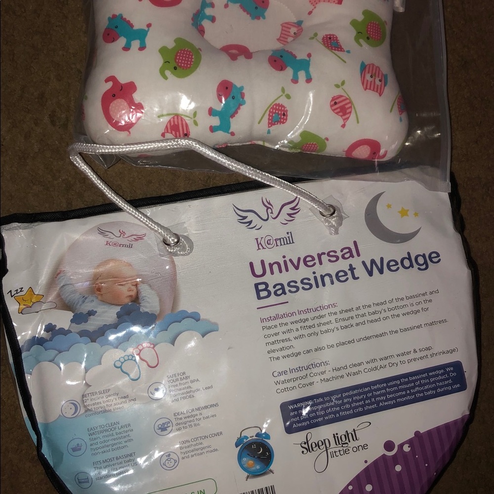 2 baby pillows NWT